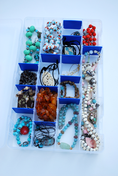 Tackle box with dividers for jewelry storage