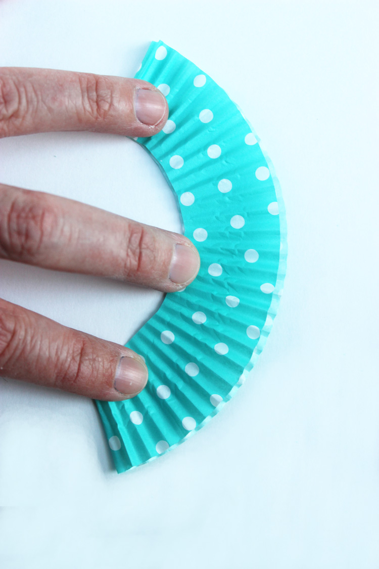 Spring-Cupcake-Liner-Wreath-Artzy Creations 1