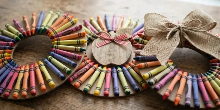 Diy Teacher Crayon Wreath Ideas